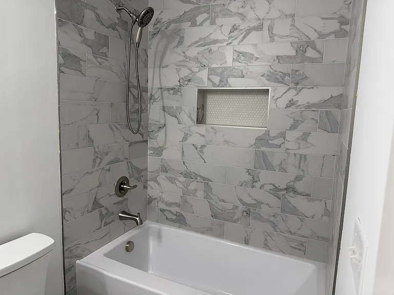 105 Hart Ln #B — Photo 6