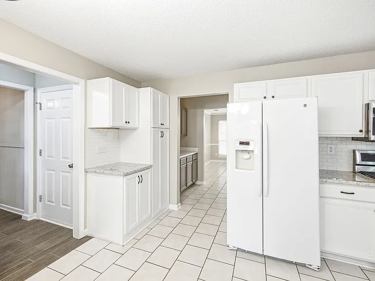 6330 N Glen Dr — Photo 13