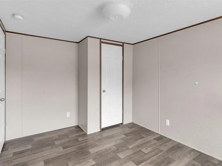 5313 2nd St — Photo 25