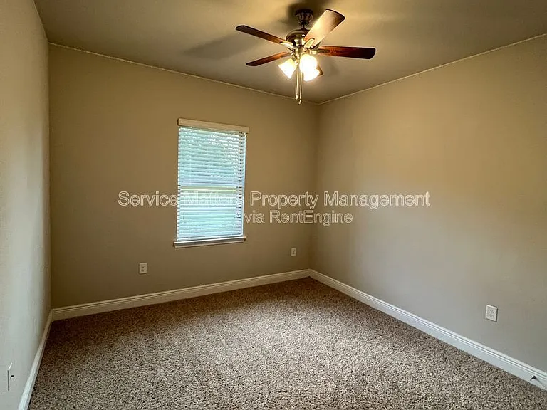 4533 Oak Orchard Cir — Photo 22