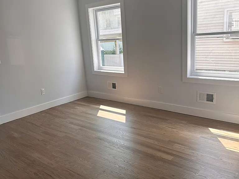 68 Bogart Ave — Photo 11