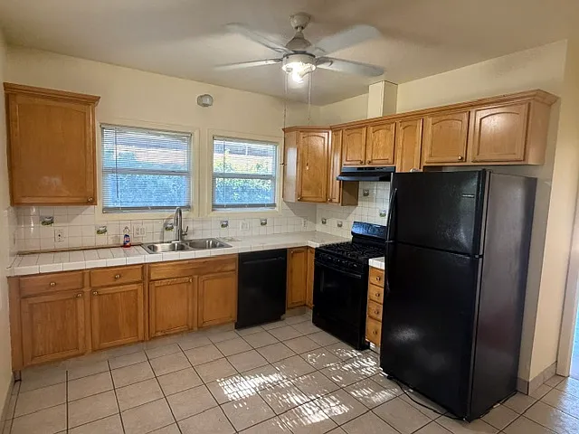 1446 S Aurora St — Photo 9