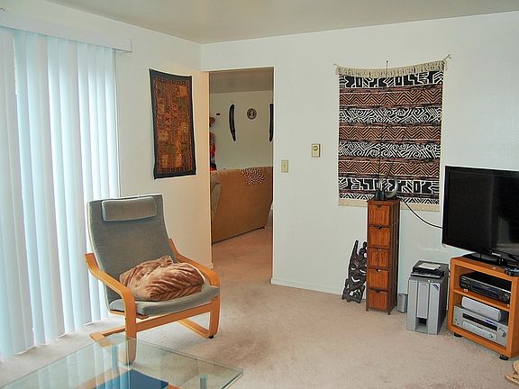 4th image of 1233 168th Ave NE