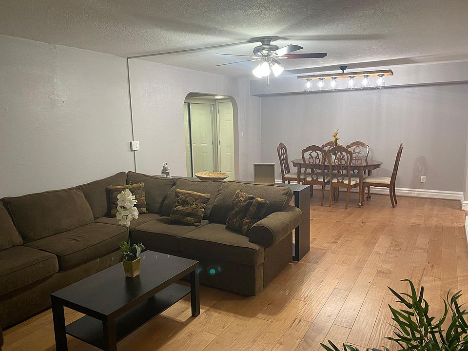 Living Room/ Dining Room