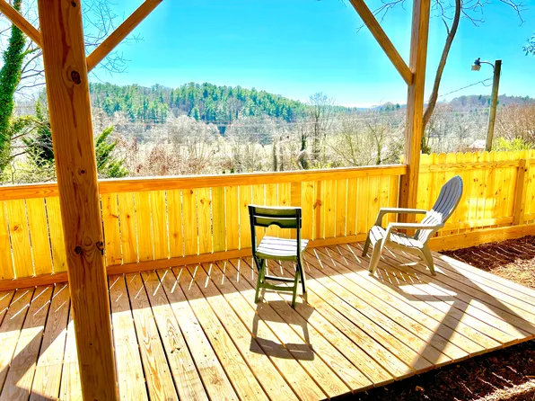 22 Lamb Ave, Asheville, NC 28806