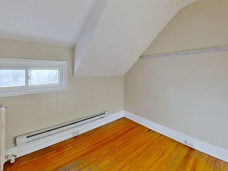 100 Ryckman Ave #2R — Photo 3