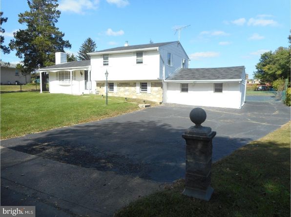 2073 Hansell Dr Bensalem Pa 19020 Zillow