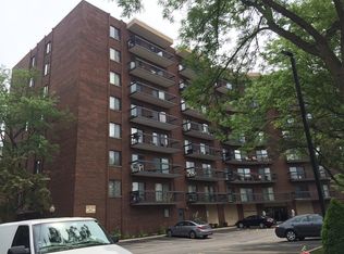 711 S River Rd APT 203, Des Plaines, IL 60016