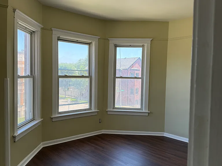 6556 S Rhodes Ave — Photo 11