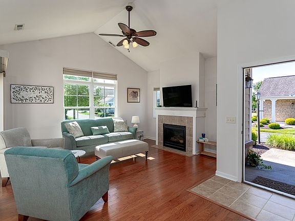 3rd image of 1554 Bridgewater Way S
