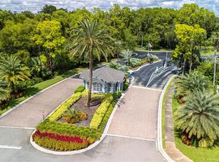 448 Gabriel Cir APT 10, Naples, FL 34104