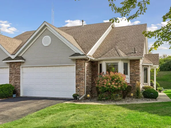 1090 Westcliff Curv, Shoreview, MN 55126