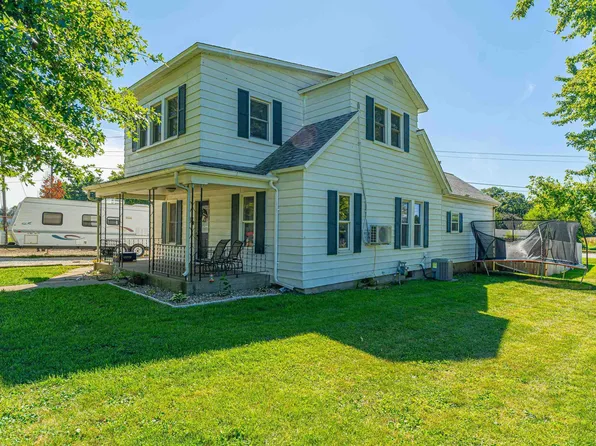 307 N 2nd St, Hartsburg, IL 62643