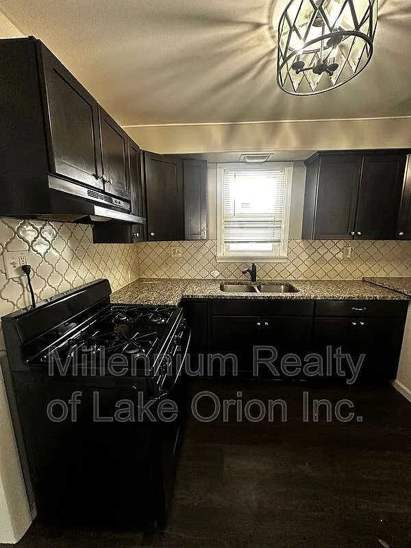 111 W Cornell Ave photo 1