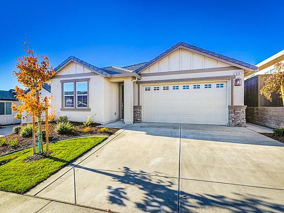 3rd image of 513 Desert Bloom Ct