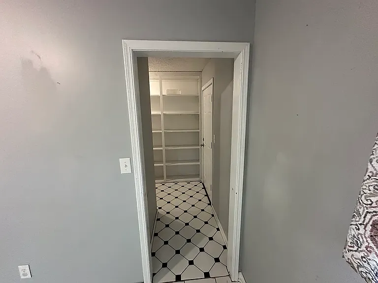 223 E Kerby Ave — Photo 6