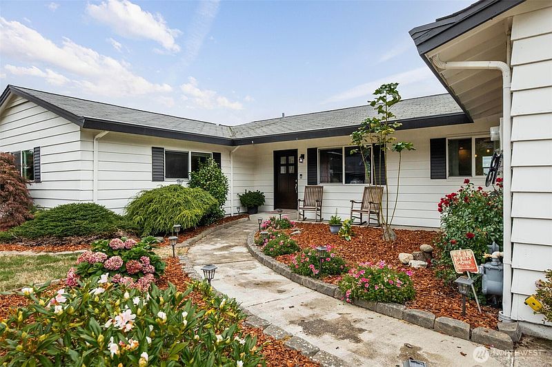 5th image of 24724 43rd Avenue S