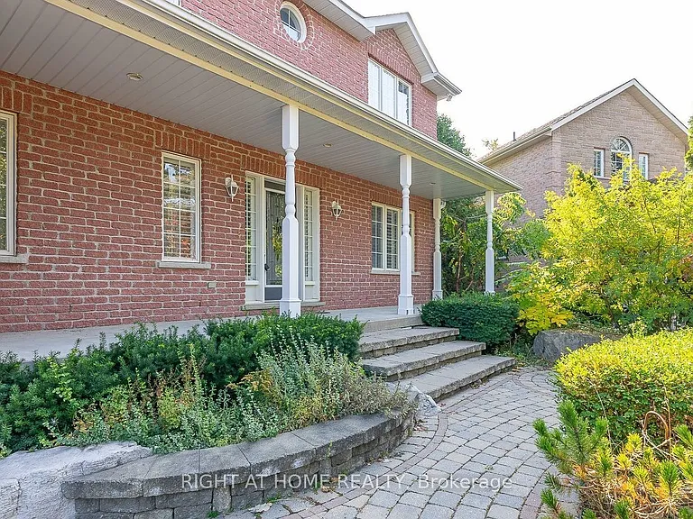 307 Sheridan Ct — Photo 1