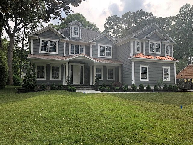 2nd image of 13 Floral St