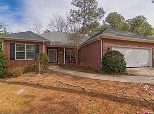 2610 Longleaf Dr SW, Pinehurst, NC 28374