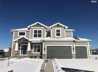 404 SE Ripple Dr, Lees Summit, MO 64063