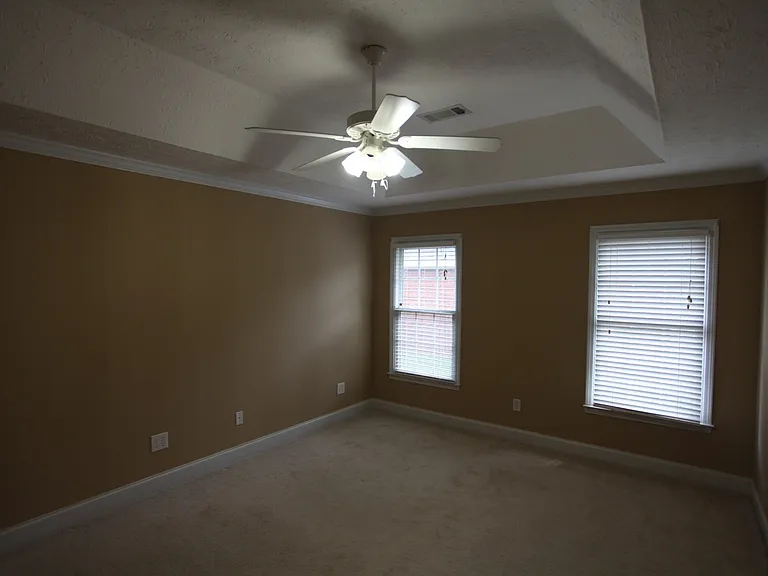 1704 Stone Pointe Dr — Photo 13