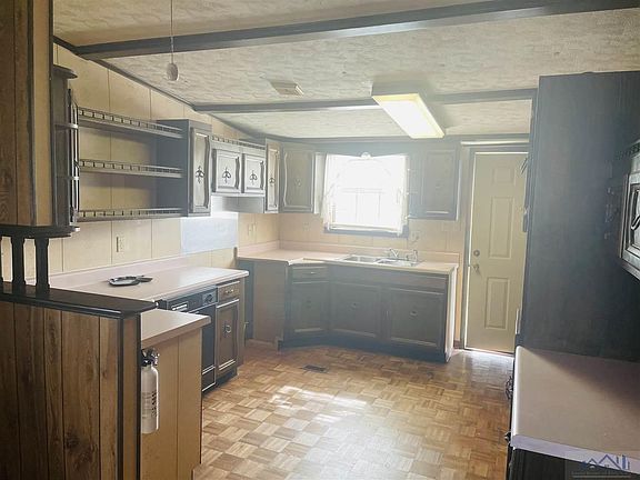4th image of 109 Duet St