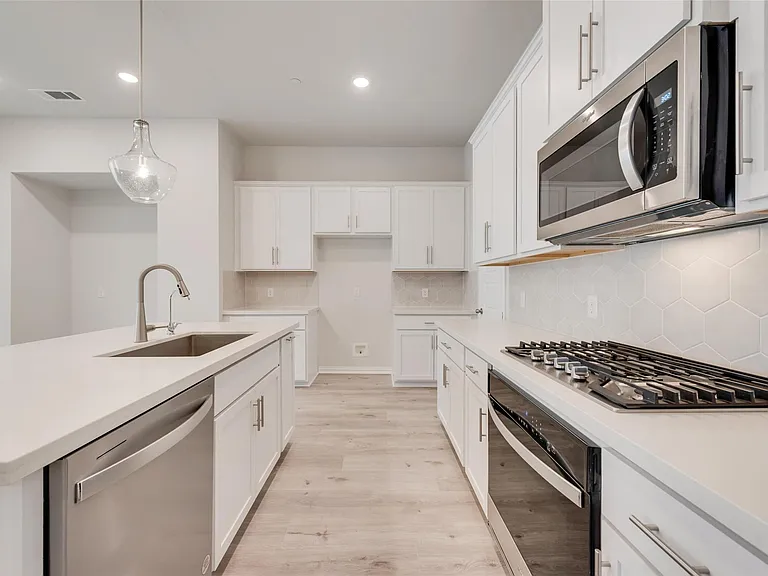 8340 Challenger Ln — Photo 25