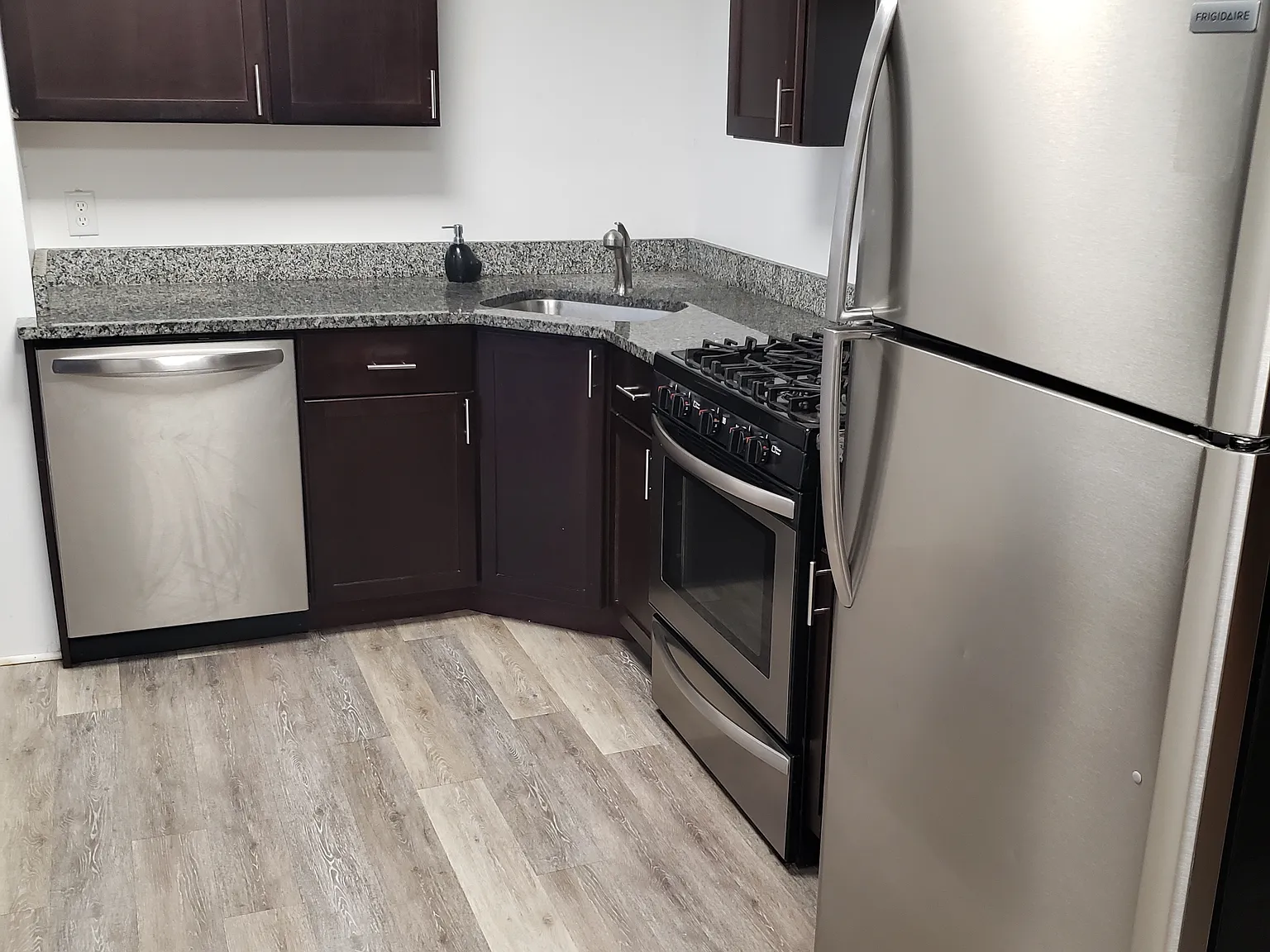 2 bed, 1924 sqft, $1,450 — Photo 3