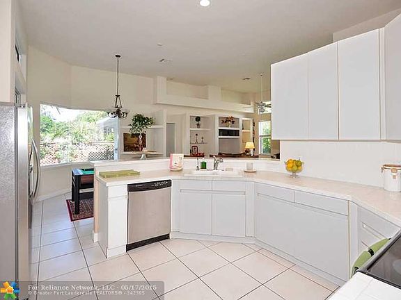 4th image of 4966 Chardonnay Dr