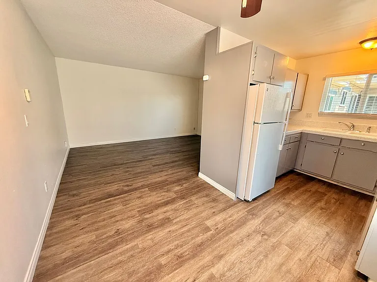 4531 Kansas St — Photo 5
