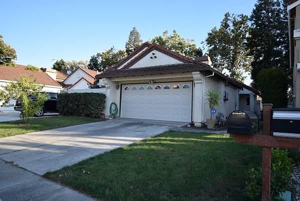 2nd image of 32361 Derby St