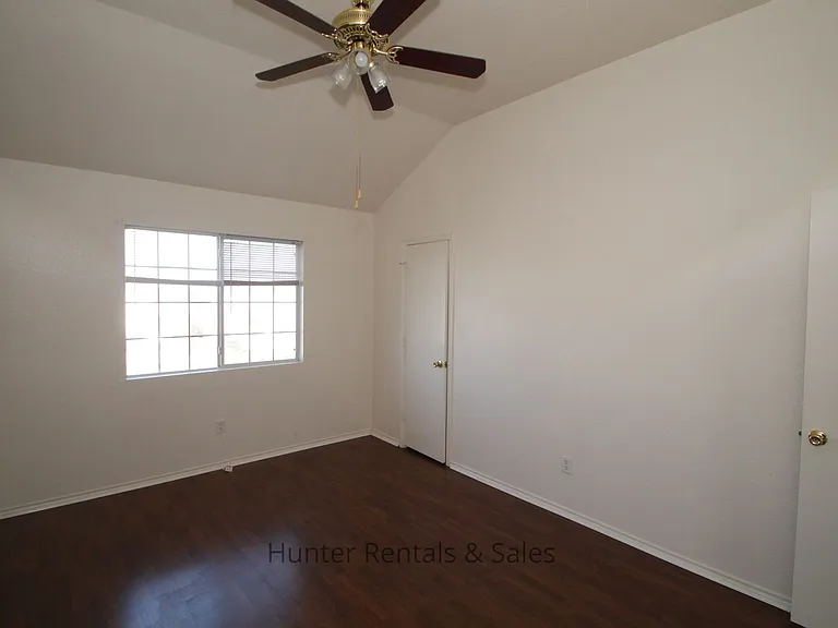 4506B Jeff Scott Dr — Photo 8