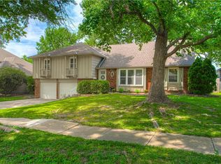 9516 Riggs St, Overland Park, KS 66212