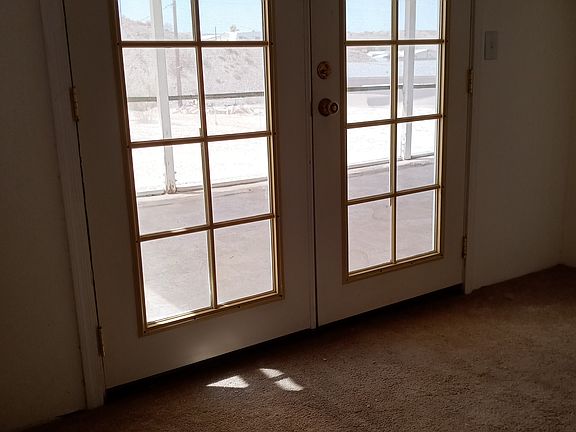 5th image of 2466 Merrill Ave