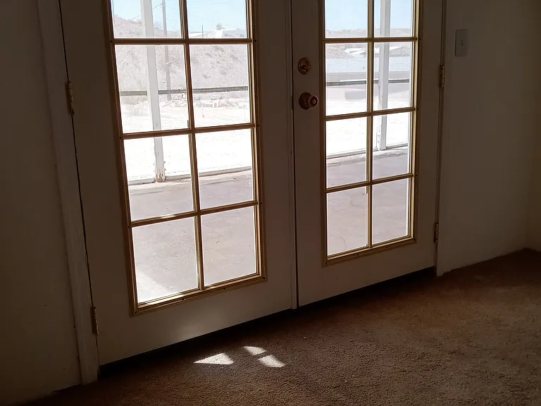 2466 Merrill Ave — Photo 5