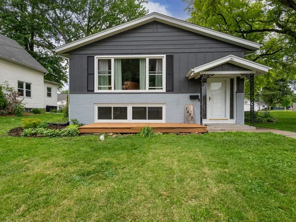 1435 26th Ave, Moline, IL 61265