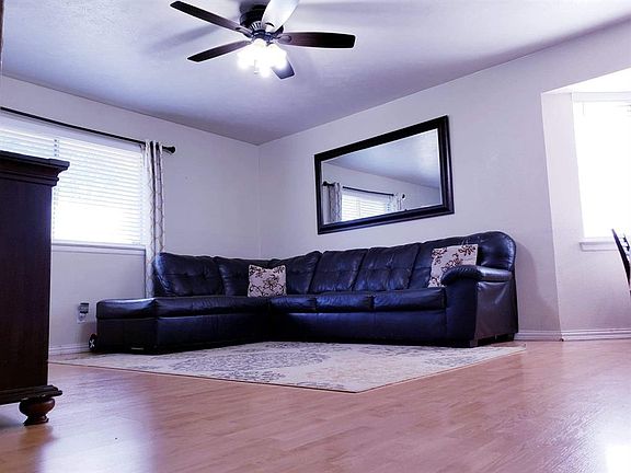 3rd image of 3514 Galaxie Dr