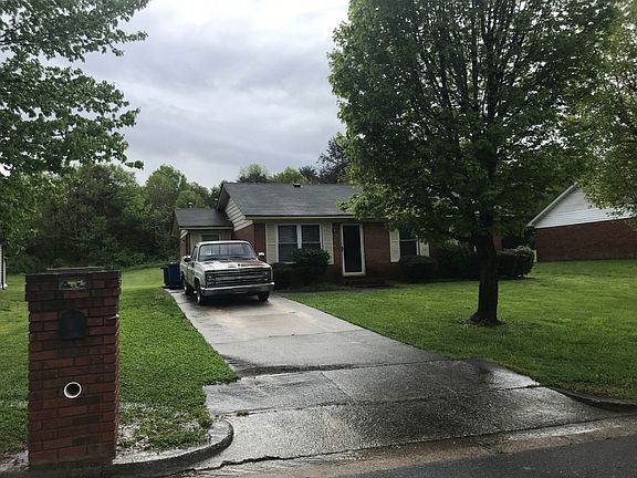 2nd image of 1123 McLaughlin St