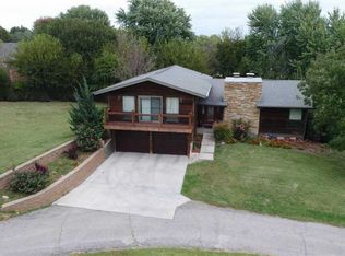 3960 SW Parlington Rd, Topeka, KS 66610