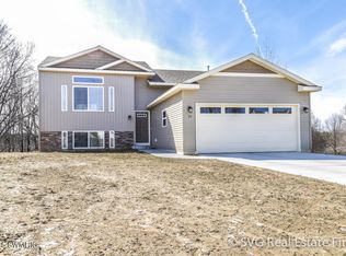 19 Monticello Dr NW, Grand Rapids, MI 49504