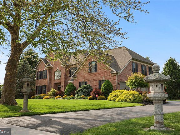 5th image of 190 Hickory Ln