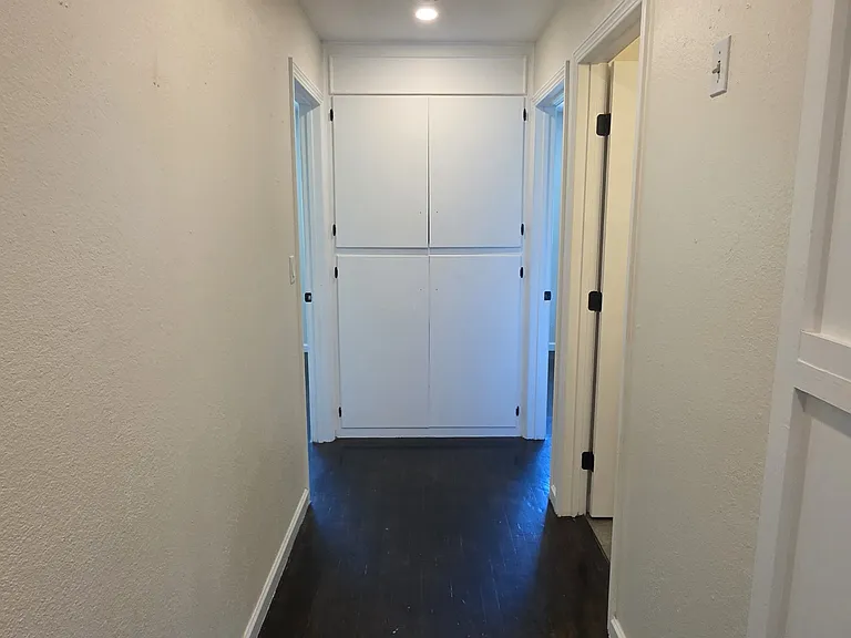 888 Glenn St — Photo 18