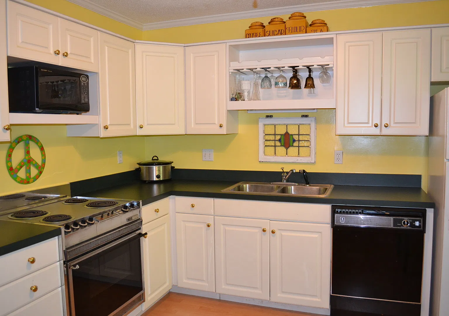 Spacious 2 Bedroom Townhome Near Downtown Athens & UGA — Photo 2