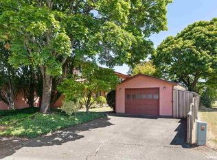 2205 Jefferson Ct SE #C), Albany, OR
