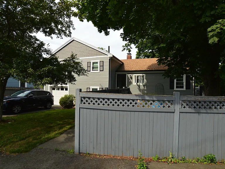 13 Plymouth St — Photo 1