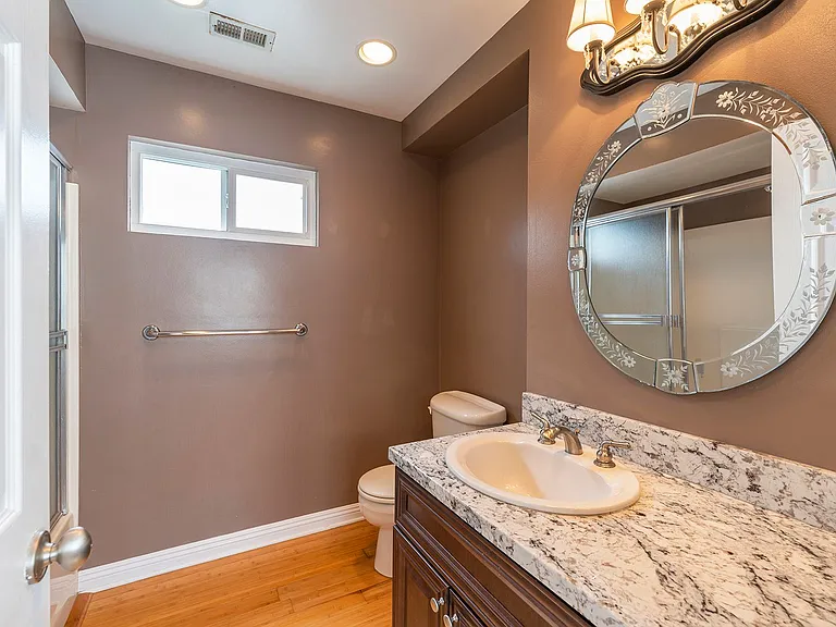 2410 Voorhees Ave #5 — Photo 14