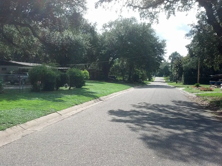 810 S Madison Dr — Photo 28