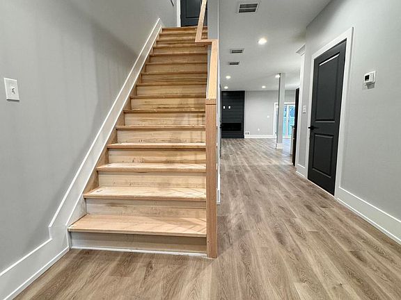 2nd image of 813 Ensign Avenue