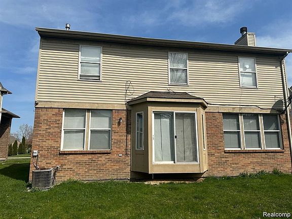 3rd image of 55 Morross Cir